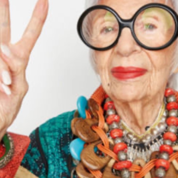 Meet your Posher, Jennifer - Picture 7 of 7